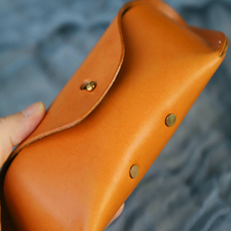 Rivetto doppio lato in ottone con smalto per appendere vestiti e borse Rivetto doppio lato in ottone con smalto per appendere vestiti e borse